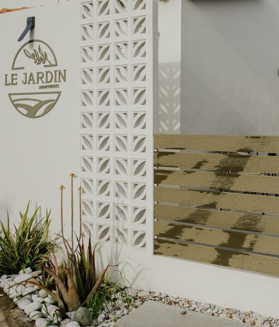 Le Jardin Apartments Kampos Marathokampou Екстериор снимка