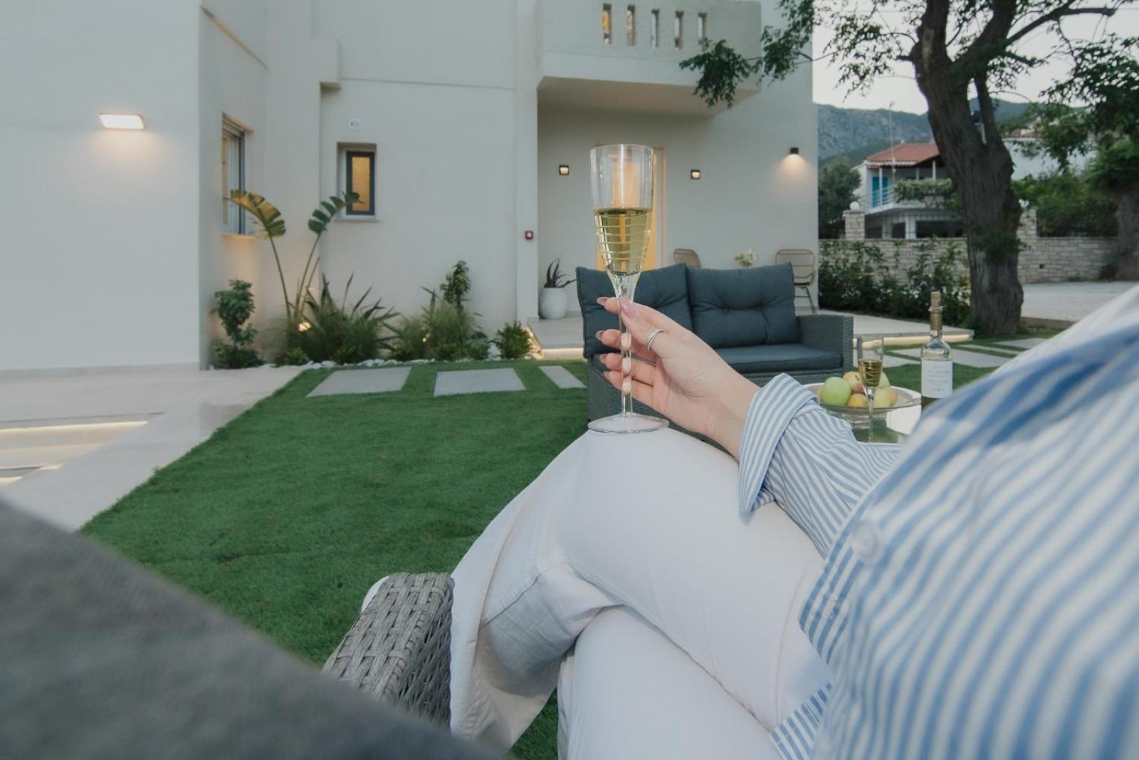 Le Jardin Apartments Kampos Marathokampou Екстериор снимка
